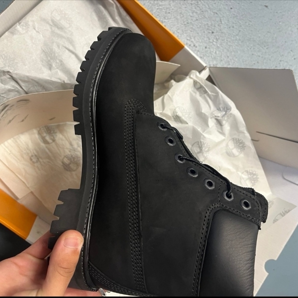 Timberland 6" BootBlack Nubuck Premium Size 13 (Mens)